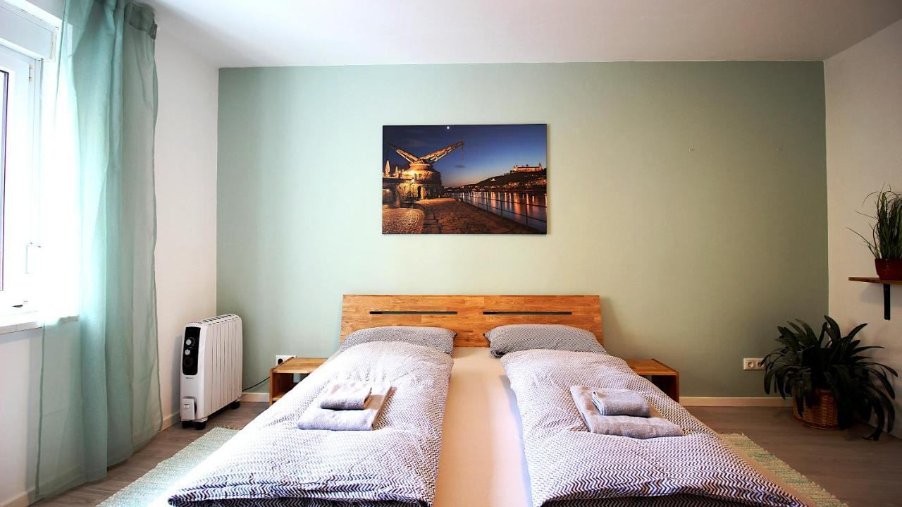 Central & Lovely - For Up To 6 Persons Wurzburg Bagian luar foto
